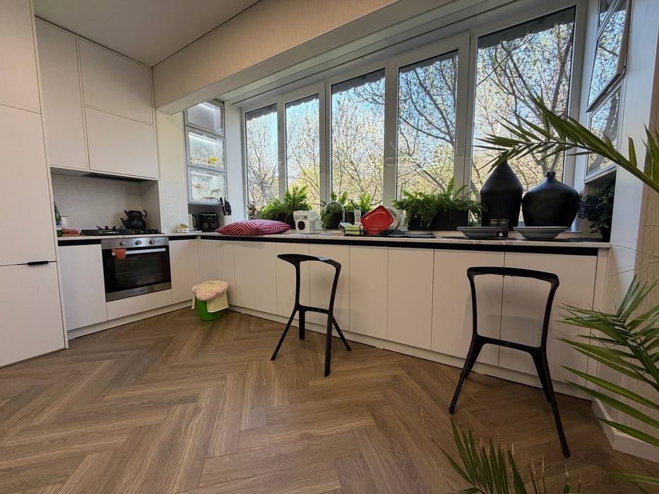 Продается 2 конатная квартира ремонт ул.Мустакиллик, кафе Дархан