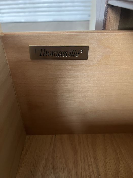 Нощно шкафче Тomasvile