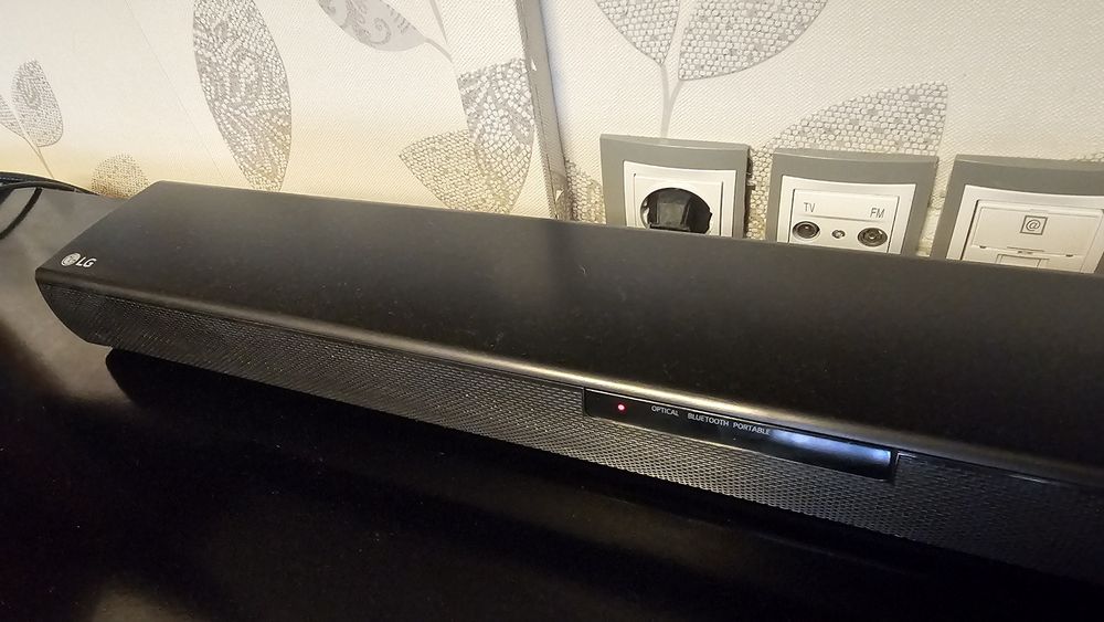 Саундбар LG SQC1