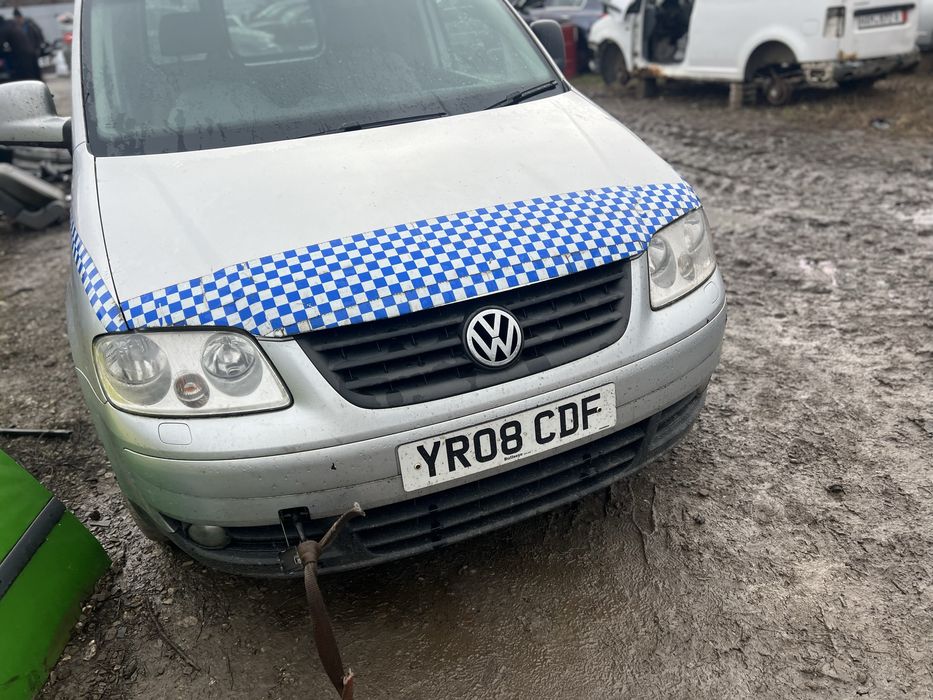 Bara fata! Capota motor! Vw caddy fab 2008 motor 1,9 bls