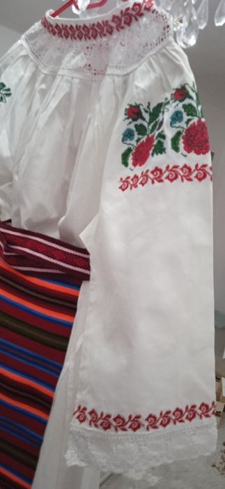 Costum Popular Autentic