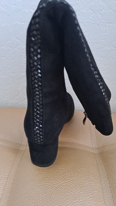 Продам женские сапоги