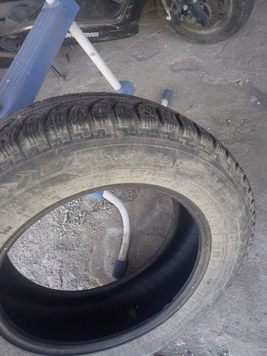 Продам резину 4шт я225/65R17
