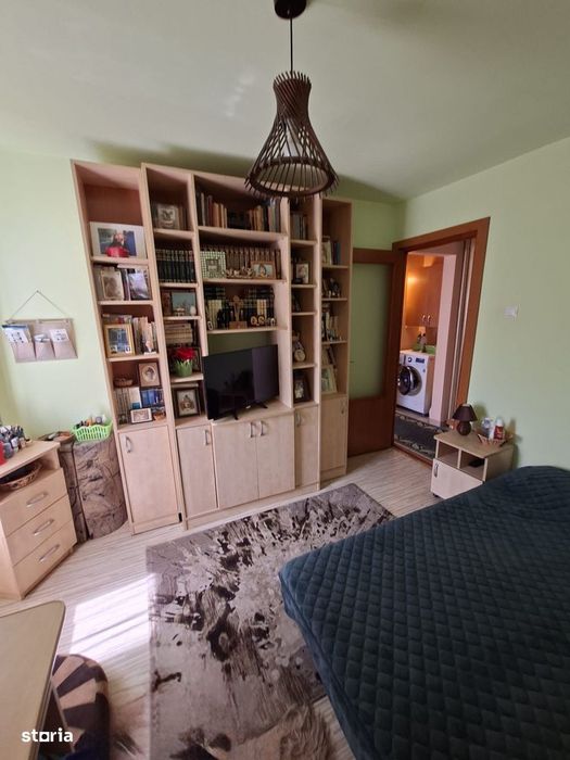 Apartament 3 camere decomandate, cu balcon ,zona Dacia ,centarala gaze