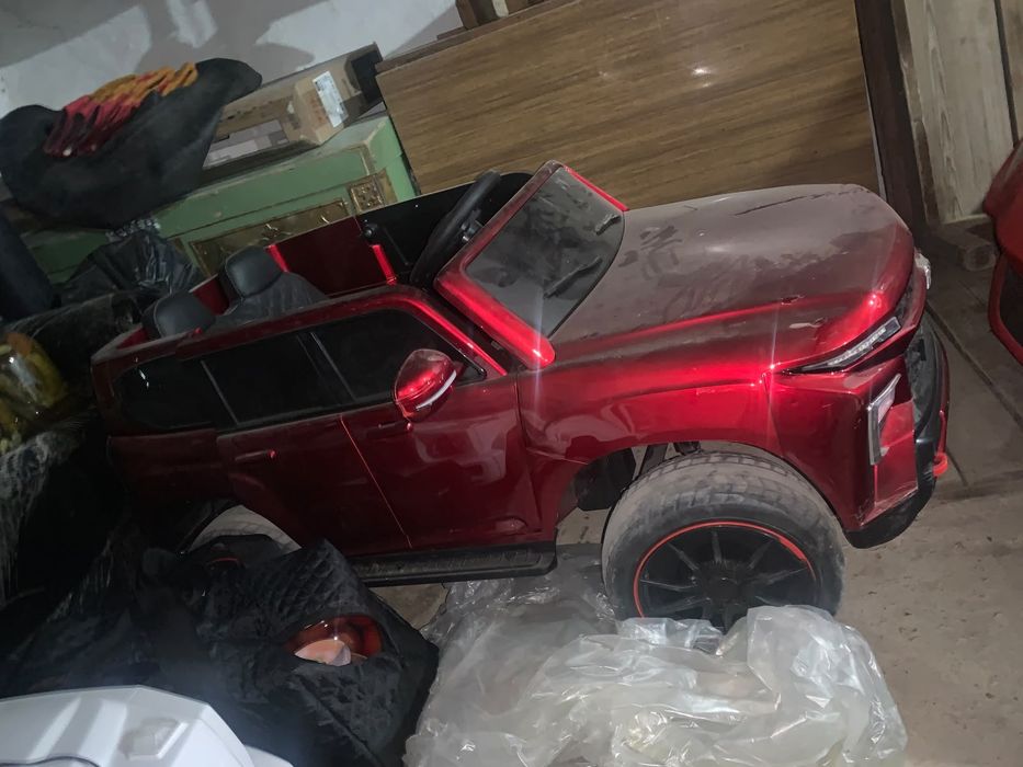 Продам машинки в хорошем состояние
