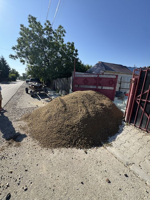 Piatră Nisip Balast Pamant negru-Vegetal Pietris Pufar Moluz Excavator Demolat Nivelat