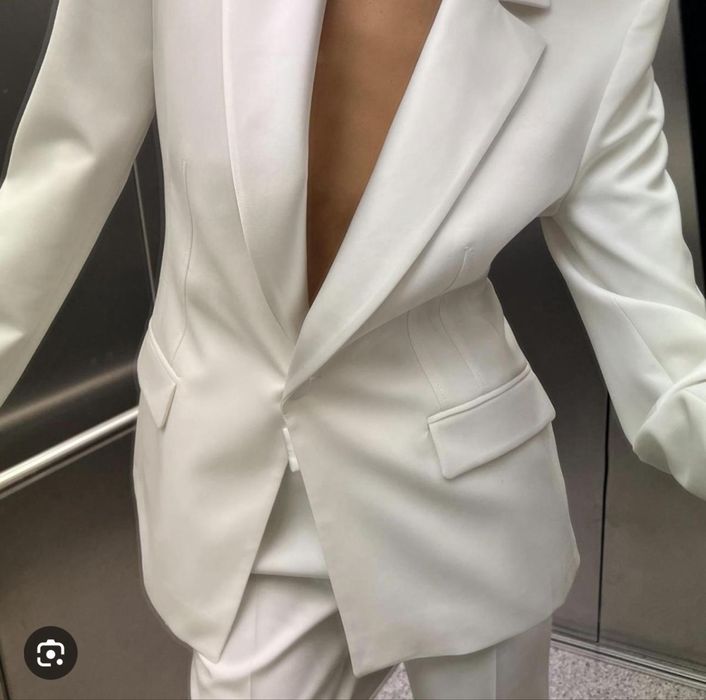 Бяло сако на Zara