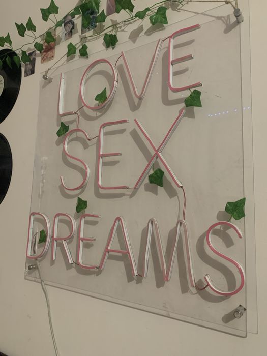 Неоновая табличка, вывеска