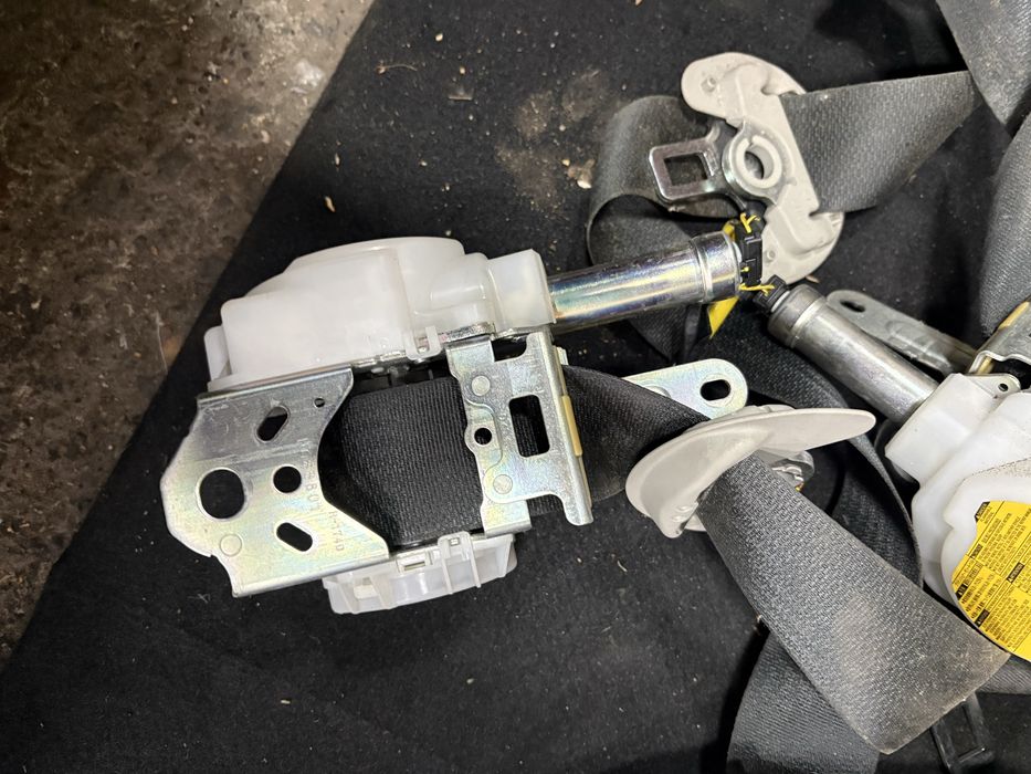 Toyota Rav 4 2015 година Предпазни Колани