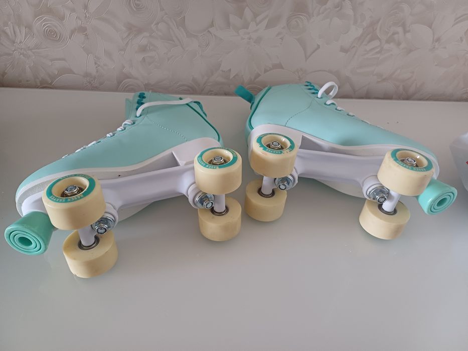 Patine cu rotile mărimea 39