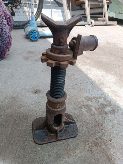 Ручной дамкират сотилади