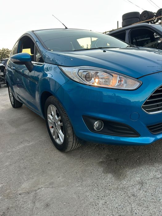 Far dreapta Ford Fiesta 2015