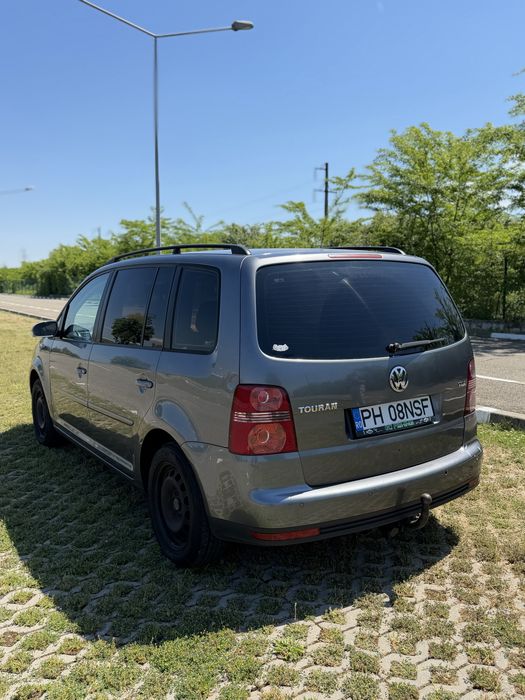 VOLKSWAGEN Touran 0 — imagine 3