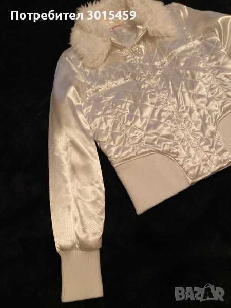 Бяло сатенено яке Tally Weijl с пухкава яка