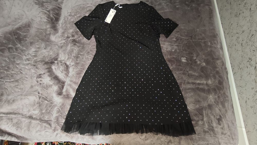 Продаю новый платью