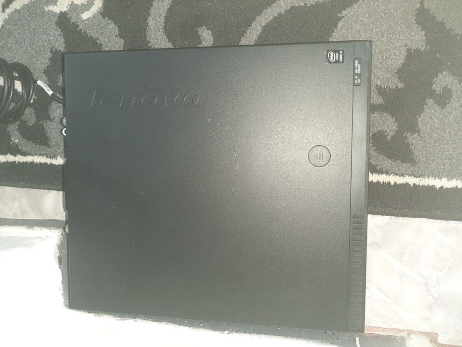 Vând calculator LENOVO  / HP