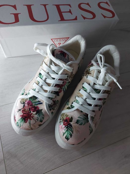 Adidasi GUESS  cu imprimeu floral