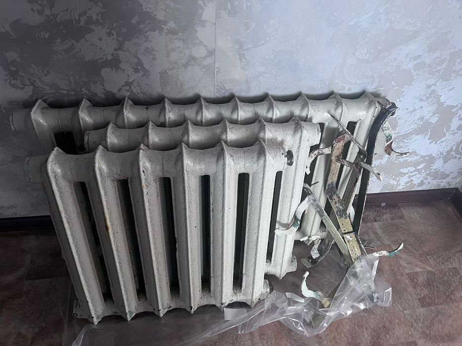Продам батареи чугунные б/у