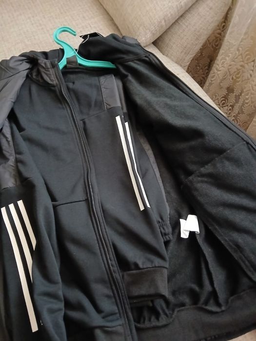 Продам спортивную тройку