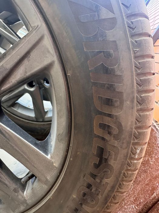 Продам б/у резину R20