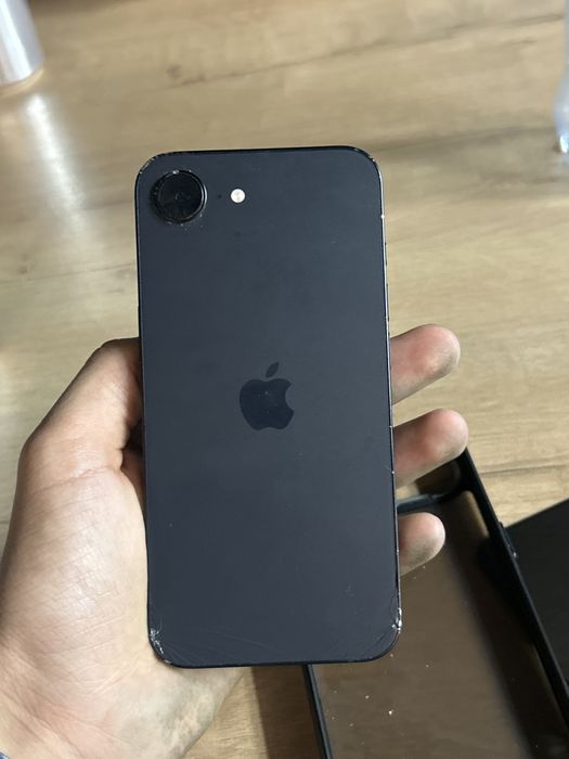 Айфон 16е Iphone 16e