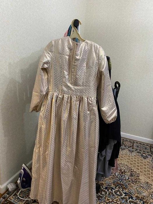 Платье блестящее