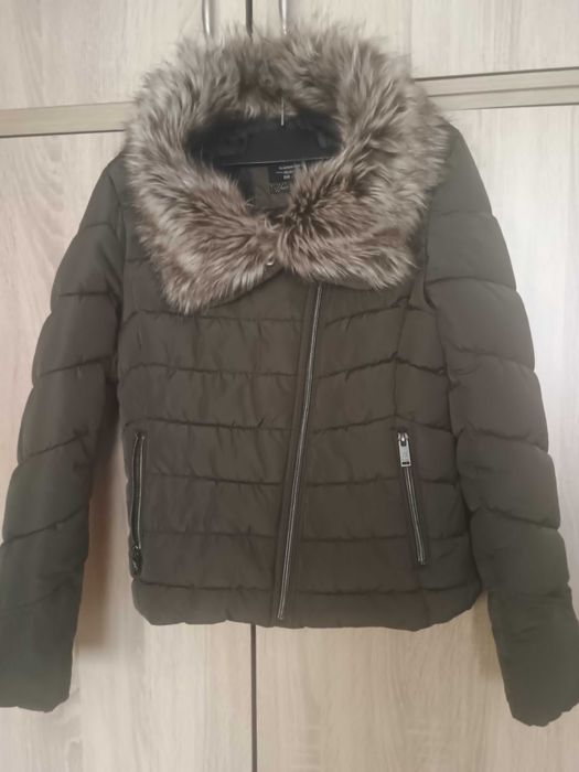 Дамско Яке с готина яка!