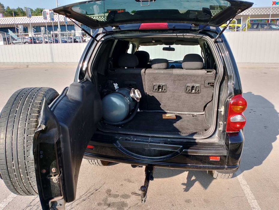 JEEP Cherokee Safari TOUR 3,7 I + ГАЗ 4х4 Автоматик