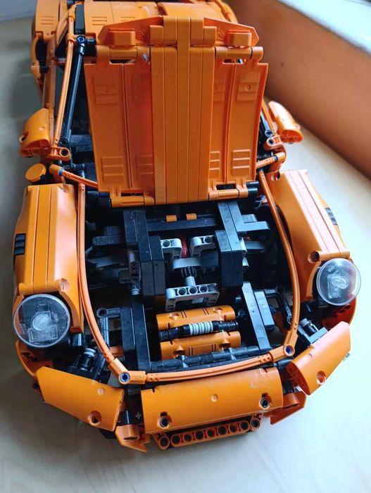 LEGO Technic 42056 Porsche 911 GT3 RS – 100% пълен, с кутия и книжка