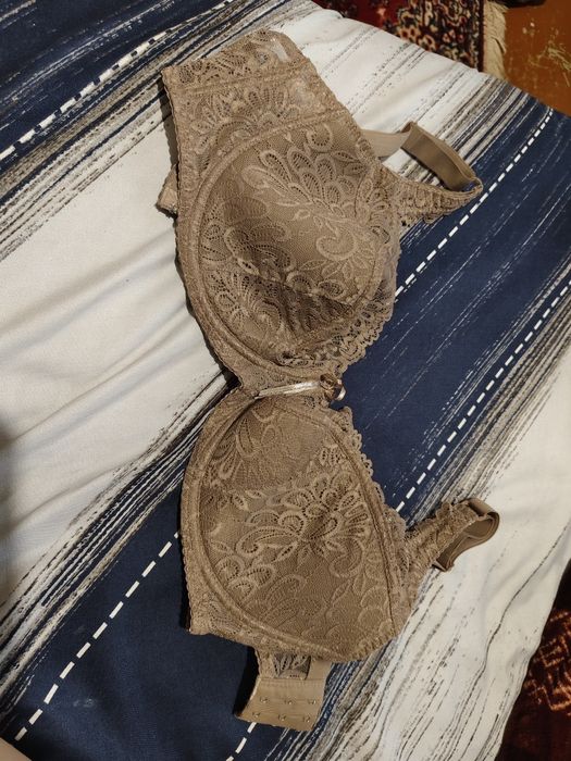 Продается бюстгальтер для