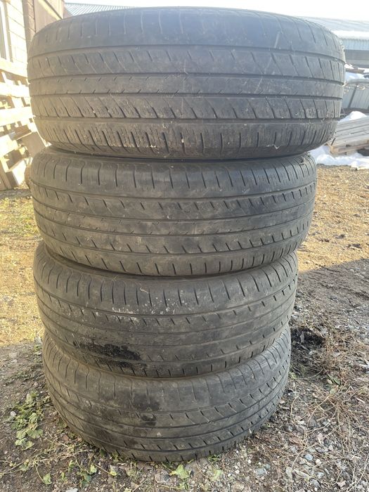 Продам комплект летней резины на 17