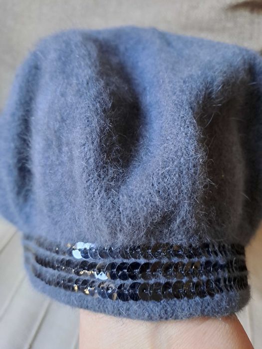 Продавам италианска, нова мохерна барета