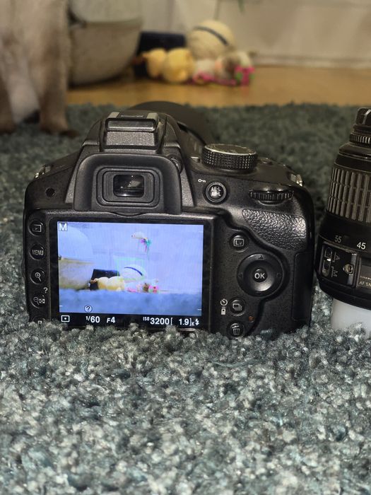 Nikon D3200 + 3 Obiective (50mm 1.8G) + Wi-Fi + 3 Baterii