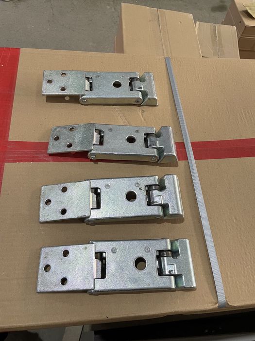 Петли (навесы) Мерседес спринт