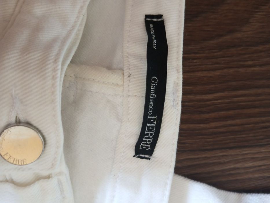 Джинсы белые, Италия