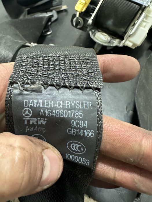 Centura stanga fata Centura dreapta fata Mercedes W164 A1648601785