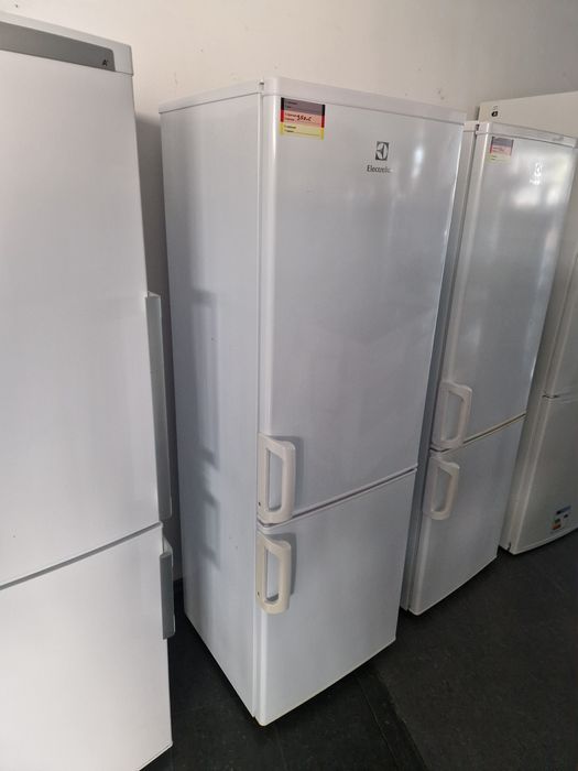 Хладилник с фризер Electrolux A++ 55 см широк