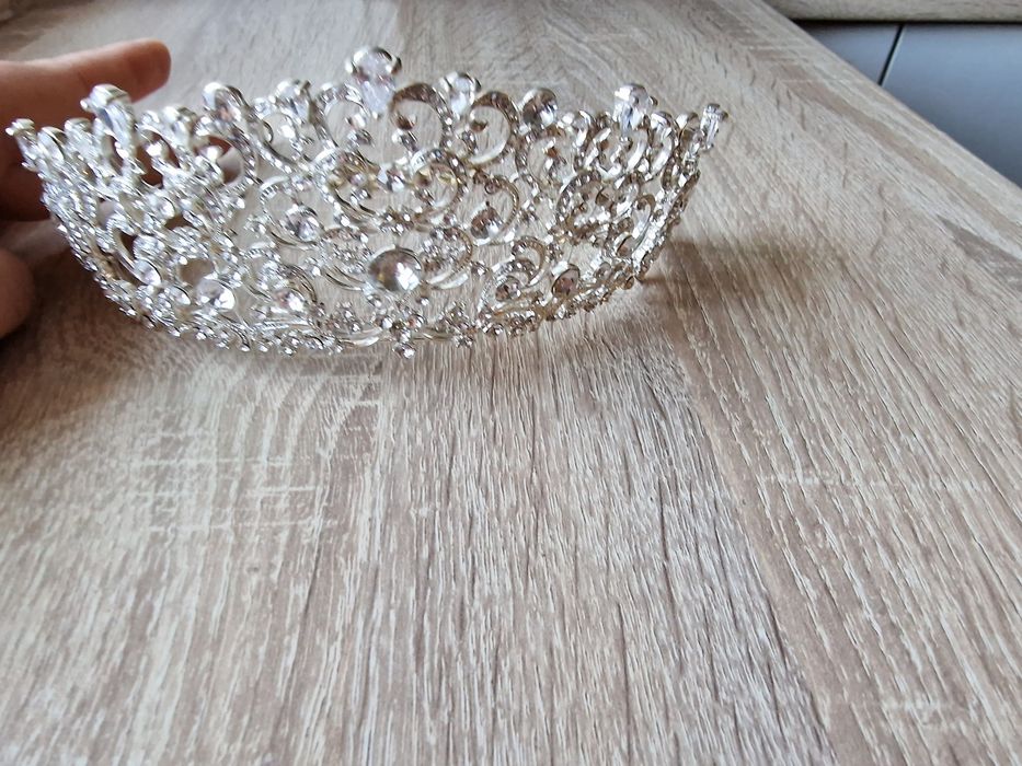 Vand coronita de mireasa