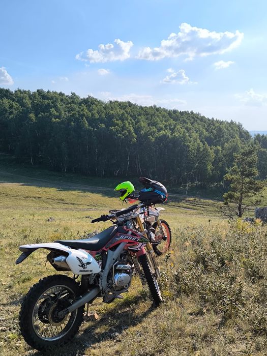 Продам эндуро мотоцикл 250