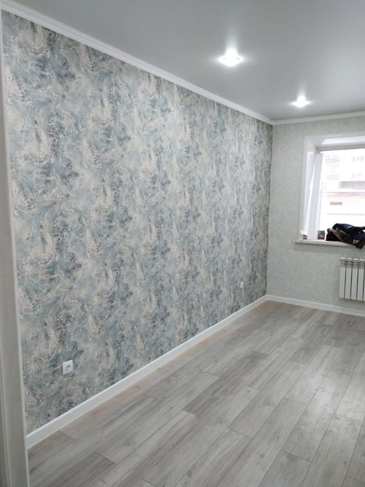 Поклейка обоев качественно