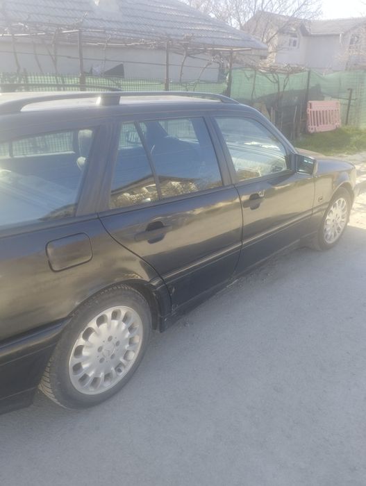 Vând sau dezmembrez Mercedes c class 2.2 cdi