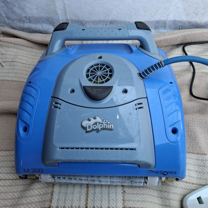 Robot piscina Maytronics Dolphin Supreme m200