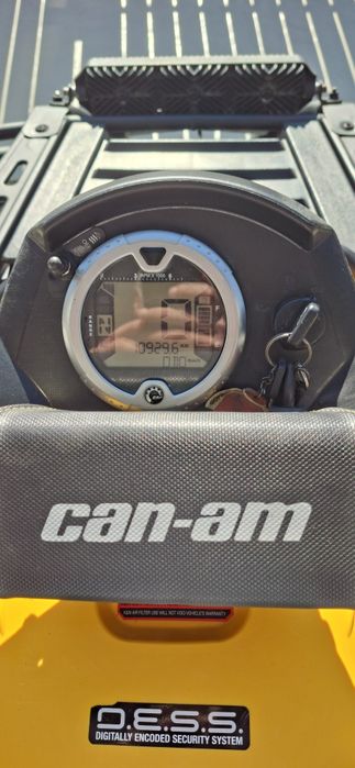 Can Am Outlander 800R an 2012