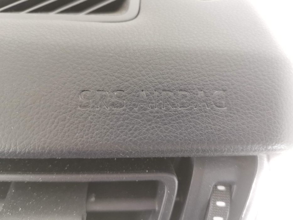 Тойота РАВ4 / Toyota RAV4 Оригинално арматурно табло в добро състояние