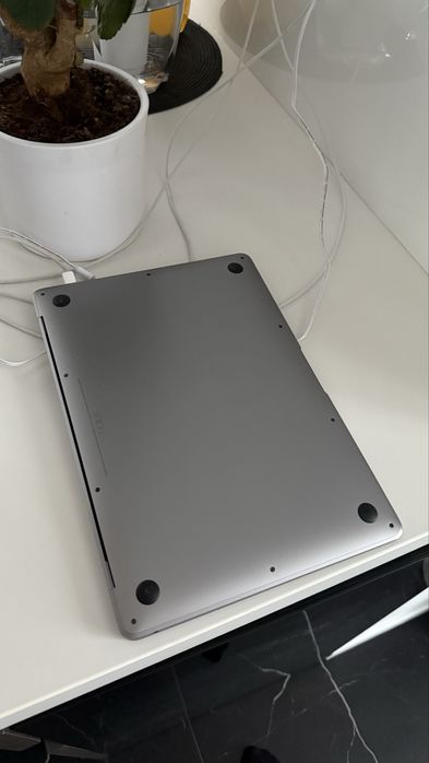 MacBook Air M1 2020 | 8GB RAM | Retina Baterie 91% | Stare excelentă