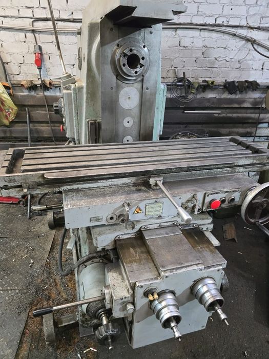 Продам  Фрезерный  Горизонтальный  станок  6Р 82