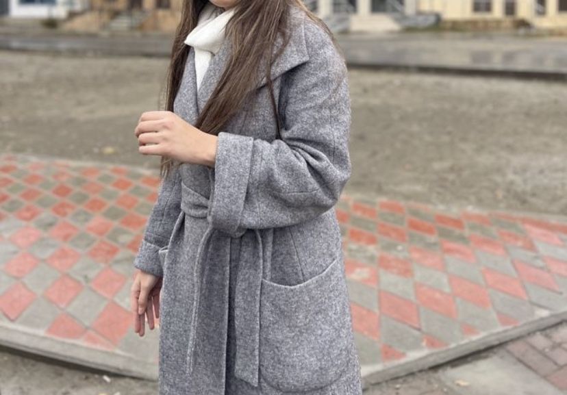 Прадаётся серый пальто