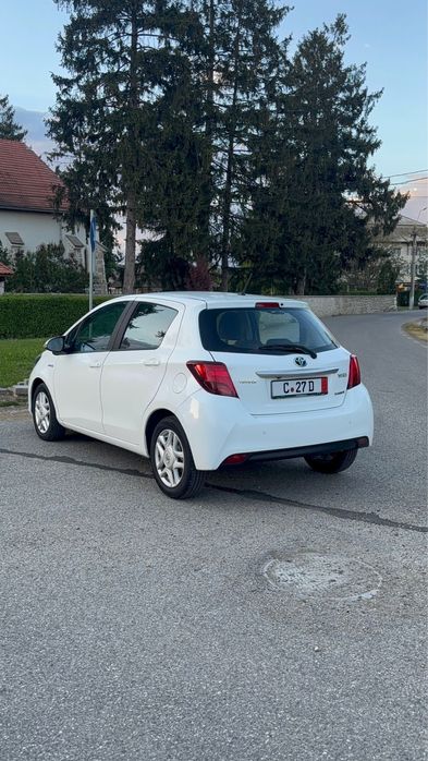 De vânzare Toyota Yaris Hibrid 2016 E:6 automat