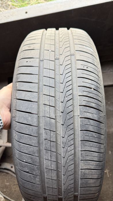 Продам б/у резину в хорошем состоянии. Срочно