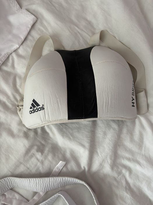 кимоно и нагрудник для каратэ астана